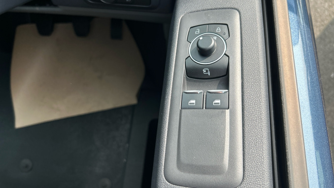 Ford Transit Custom 320 L2 Diesel Fwd 2.0 EcoBlue 150ps H1 Van Limited - Image 27